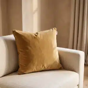 Coussin en velours curry