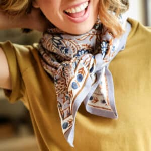 Foulard-Grand-Format-Taj-Azur-1