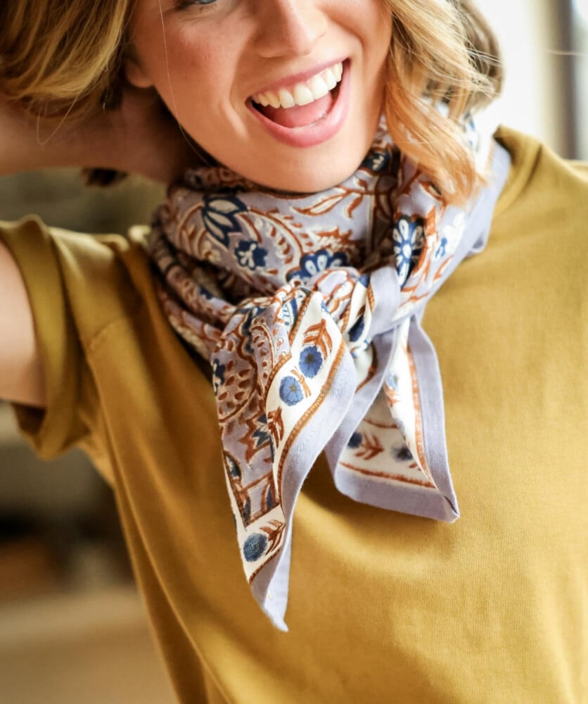 Foulard-Grand-Format-Taj-Azur-1