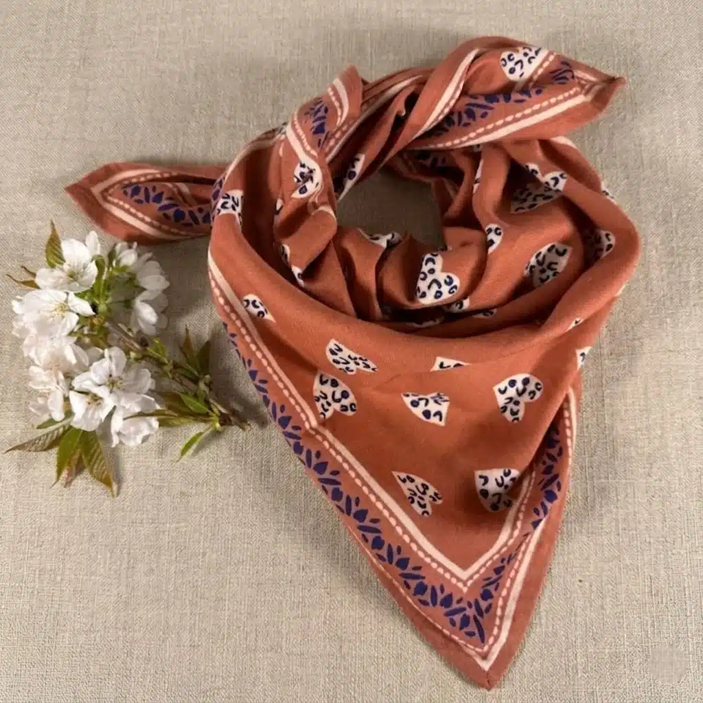 Foulard en coton terracotta – Cœur Sauvage (1)