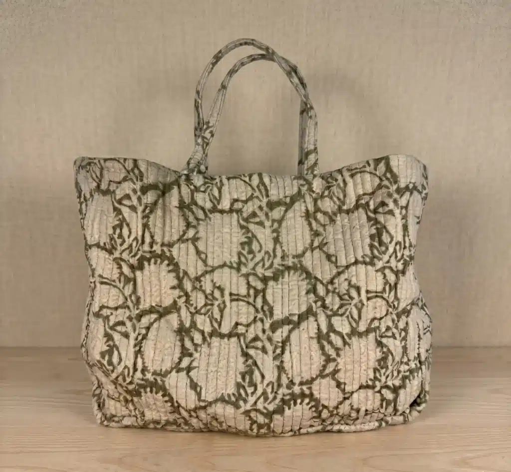 Sac Trotter matelassé en coton block-print kaki 36×45 cm – Chandra 2