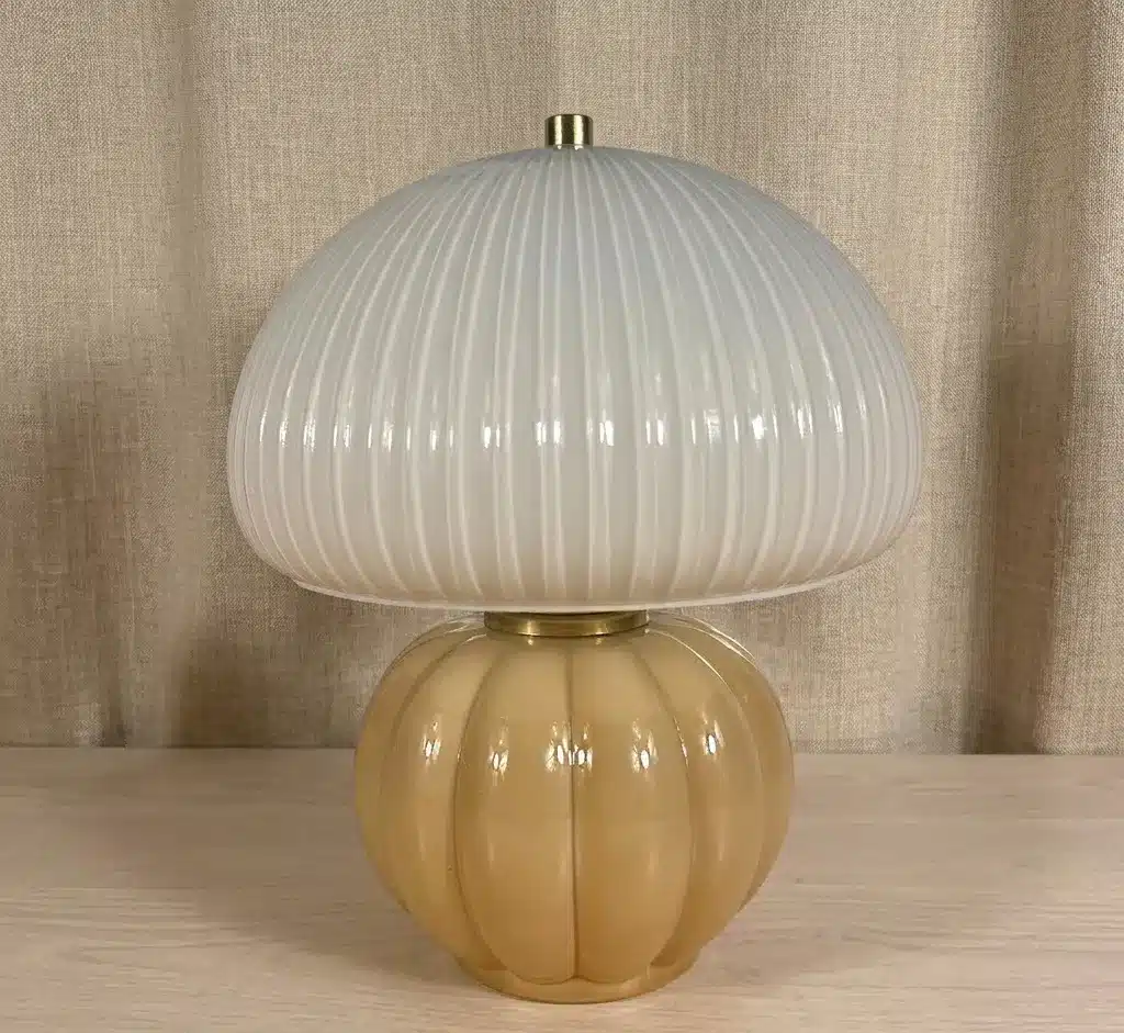 Lampe Madeleine beige en verre 1