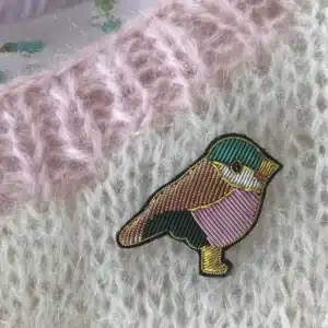 Broche brodée oiseau 1