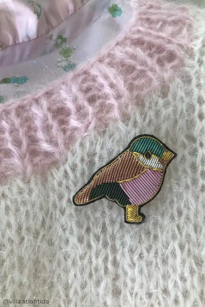 Broche brodée oiseau 1