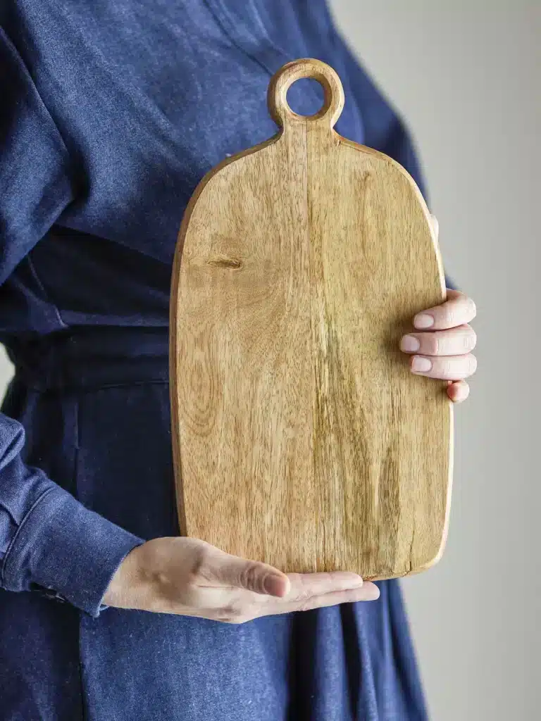 Planche à découper en bois de manguier 1