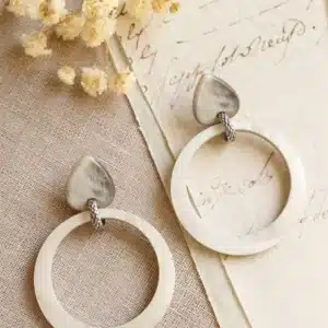 Boucles d’oreilles cercle en corne – ivoire naturel SOYANG Paris 2