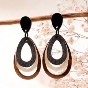Boucles d’oreilles triple jeu de matières en corne – SOYANG Paris 2