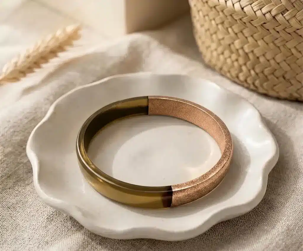 Bracelet en corne de buffle marron marbrée et finition cuivre – SOYANG Paris 1