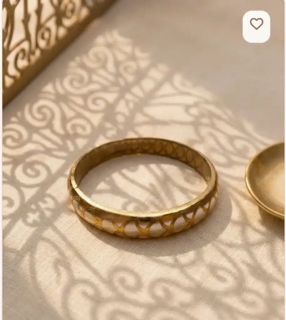 Bracelet en corne de buffle blonde marbrée et motif doré – SOYANG Paris 2
